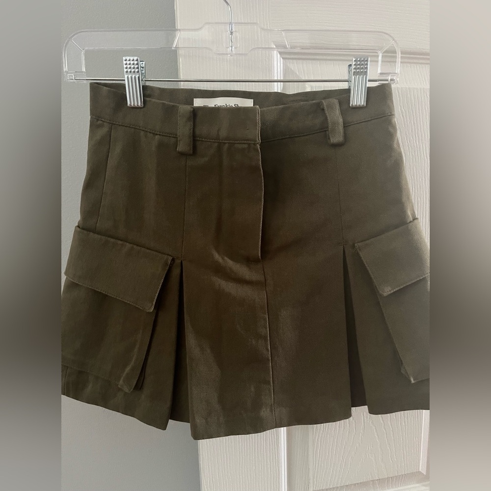 The Frankie Shop Audrey Cargo Pleated Skirt